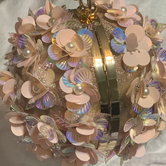 Mini ELEGANT Sequin Flower Round Evening Bag - Picture 6 of 7